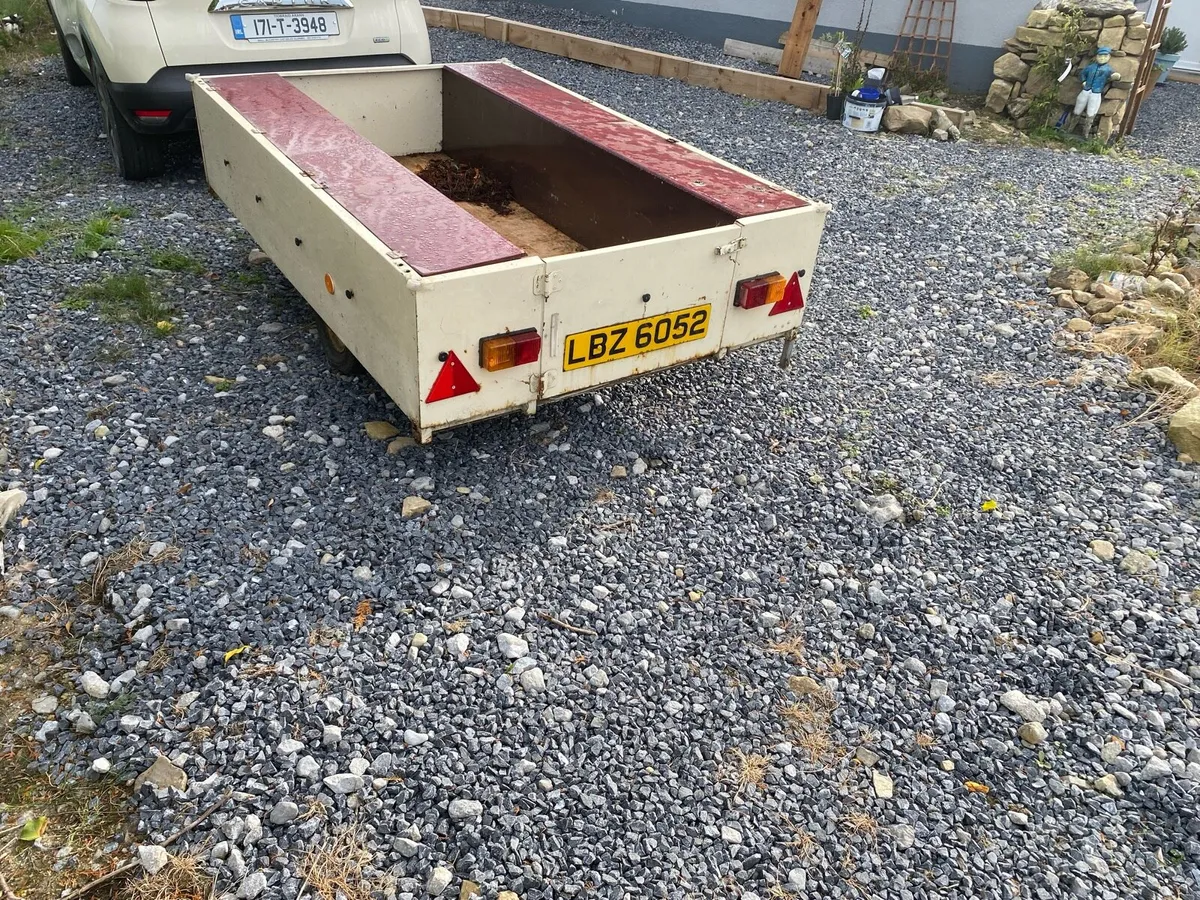 Camping trailer - Image 1
