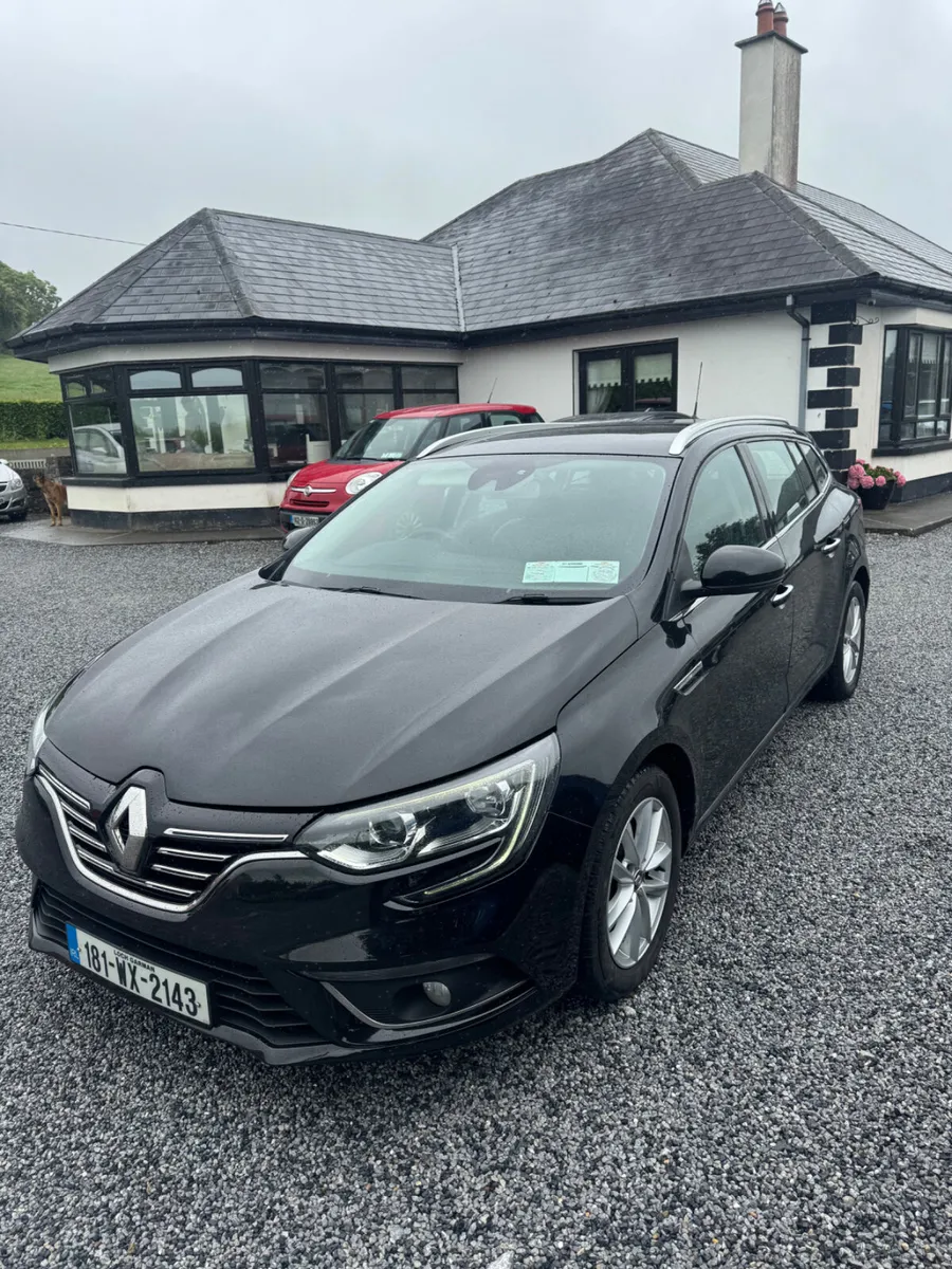 Renault Megane 2018 diesel estate - Image 2