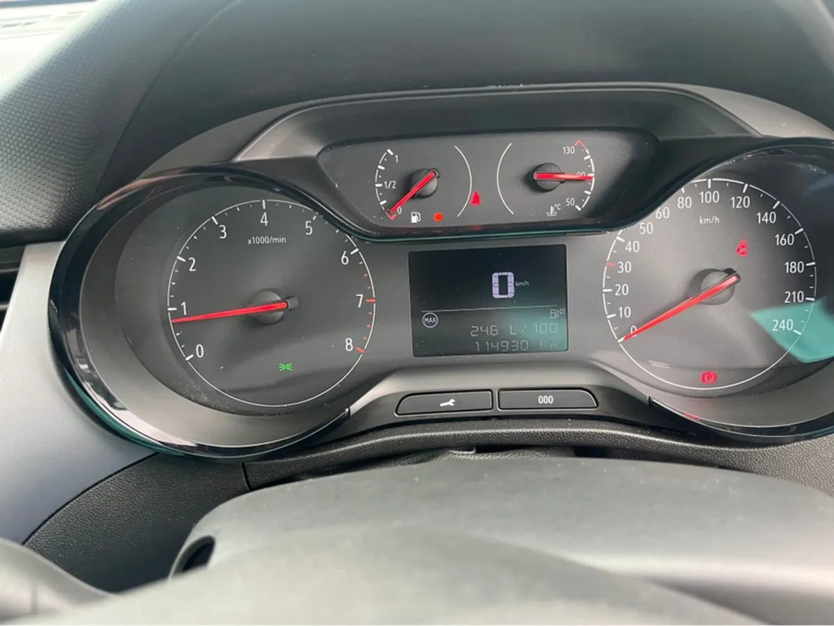 Opel Crossland X 1.2i 83ps - -pet-5sp 5DR X Finan - Image 4