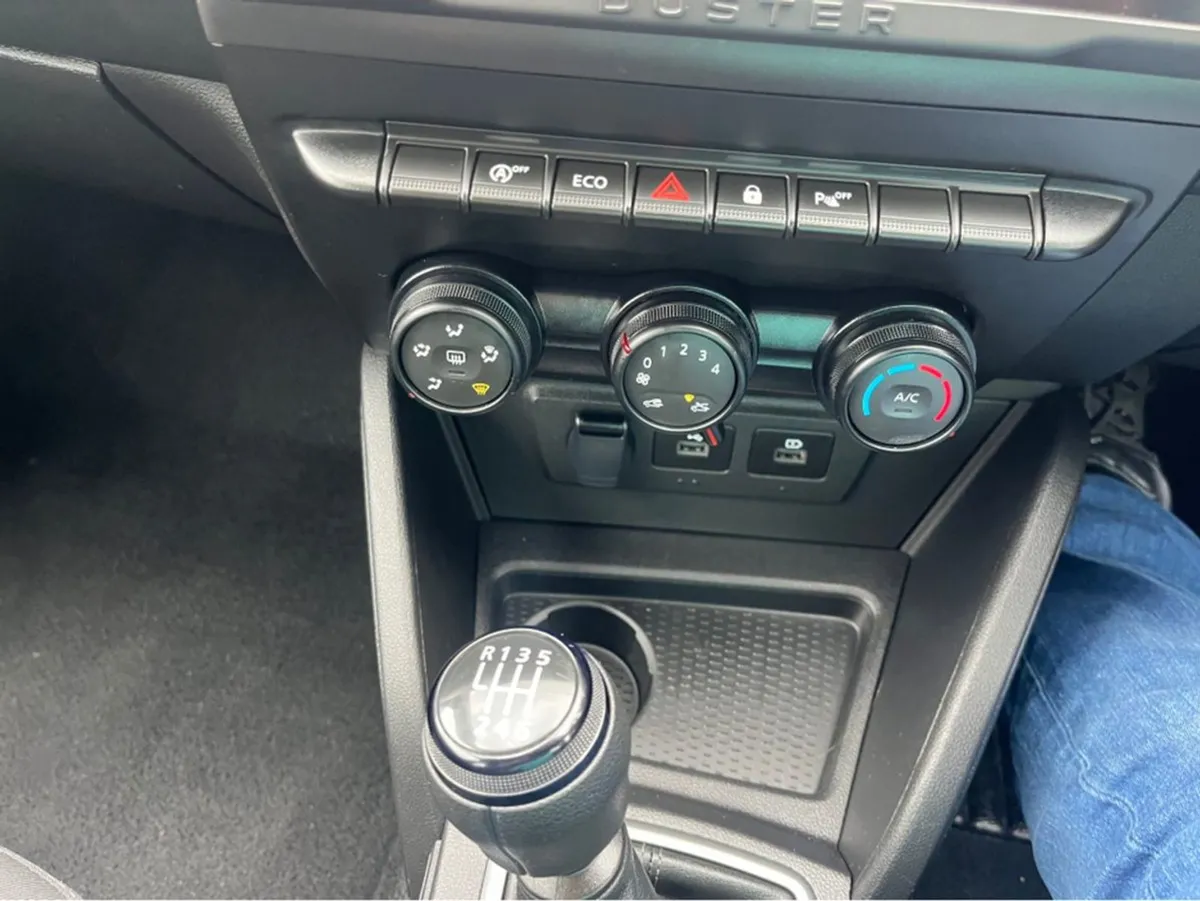 Dacia Duster Expression TCE 90 4X2 N NBI 5DR Fina - Image 3
