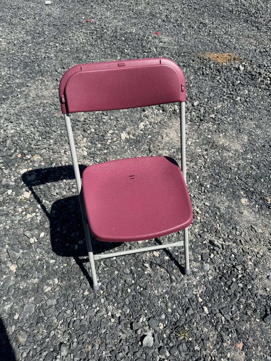 Foldable chairs - Image 2
