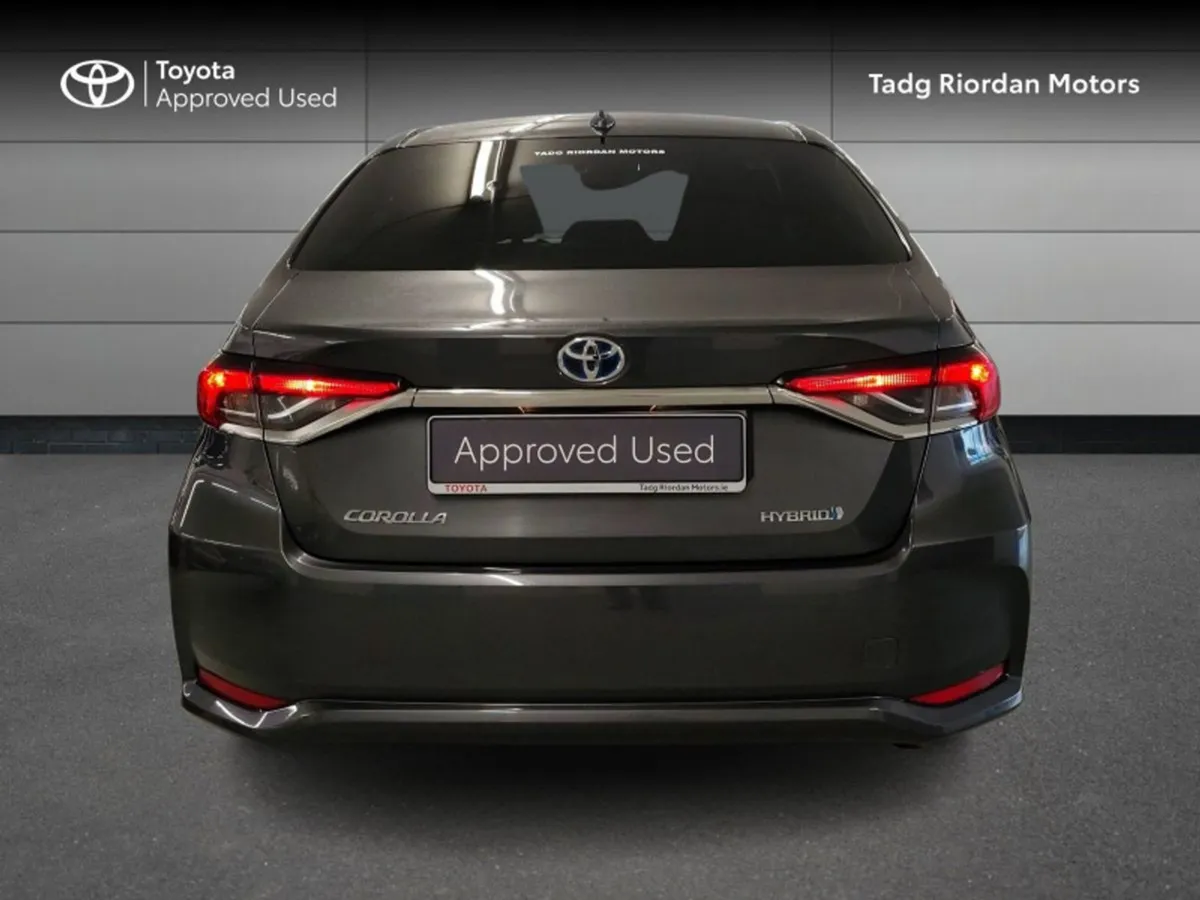 Toyota Corolla Luna Sport Saloon - Image 4