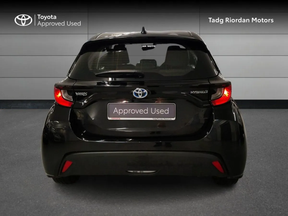 Toyota Yaris Hybrid Luna - Image 4