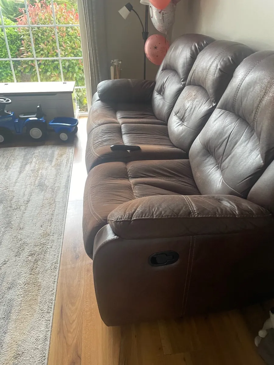 Couch - Image 2