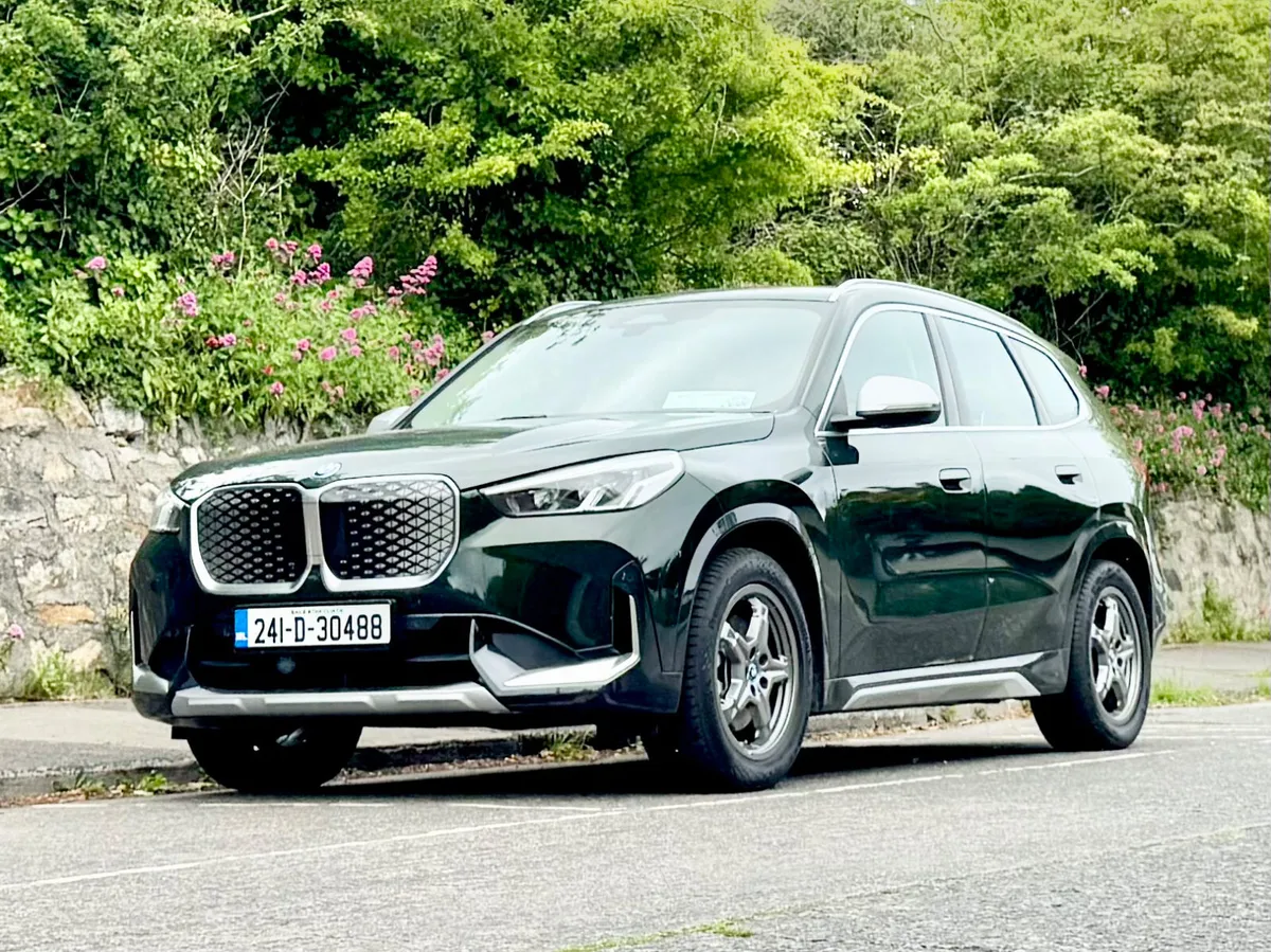 “iX1 XDrive30 XLine 2024” - Image 1