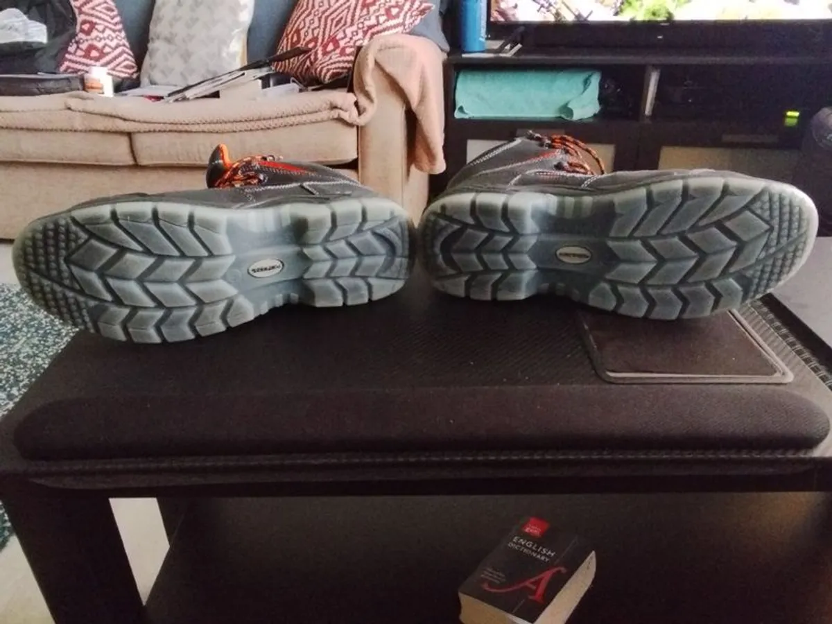 Safety Boots - Image 1