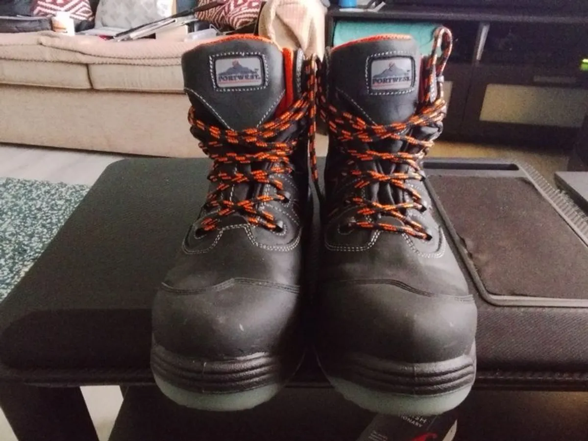Safety Boots - Image 3