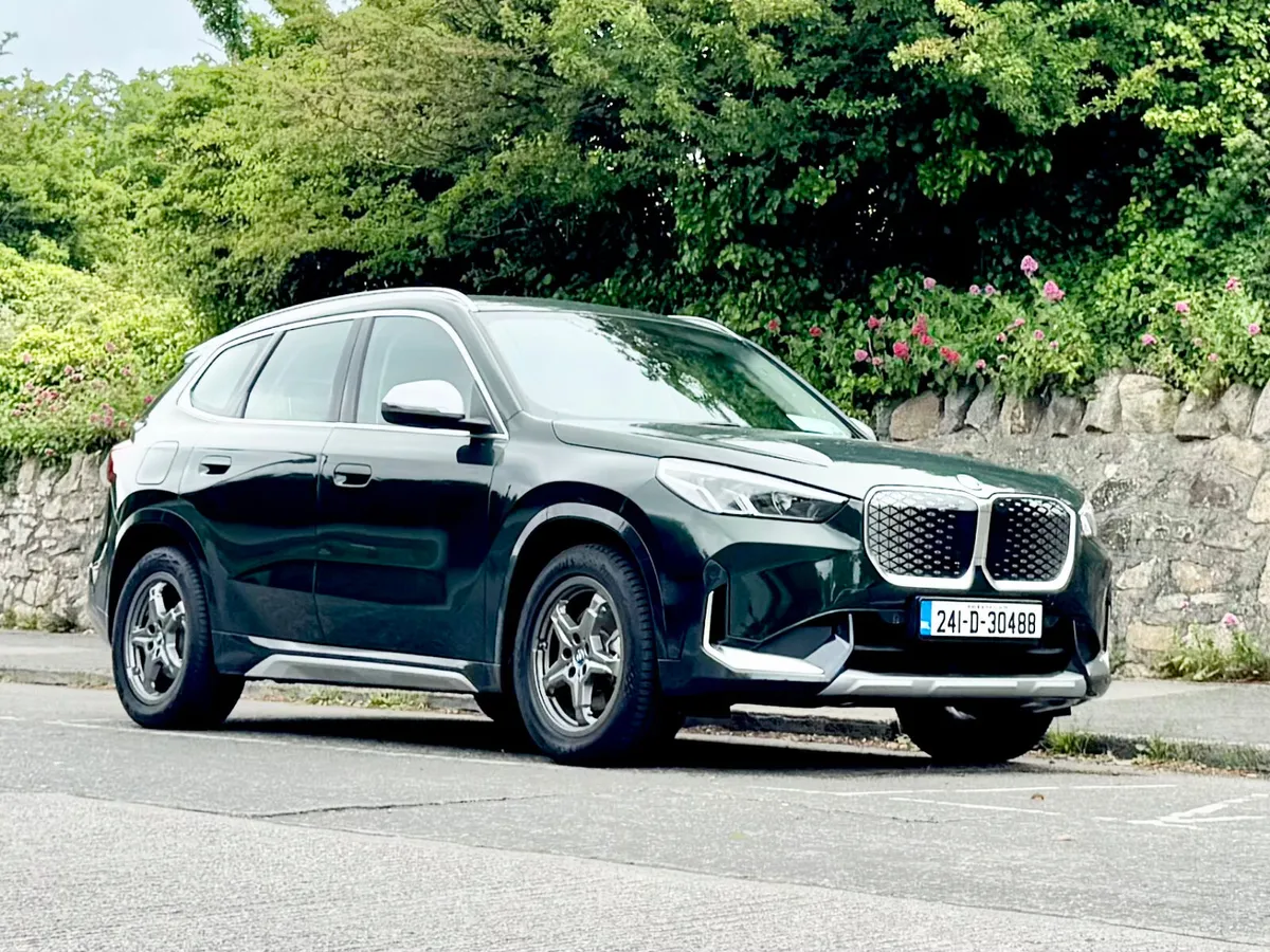 “iX1 XDrive30 XLine 2024” - Image 2