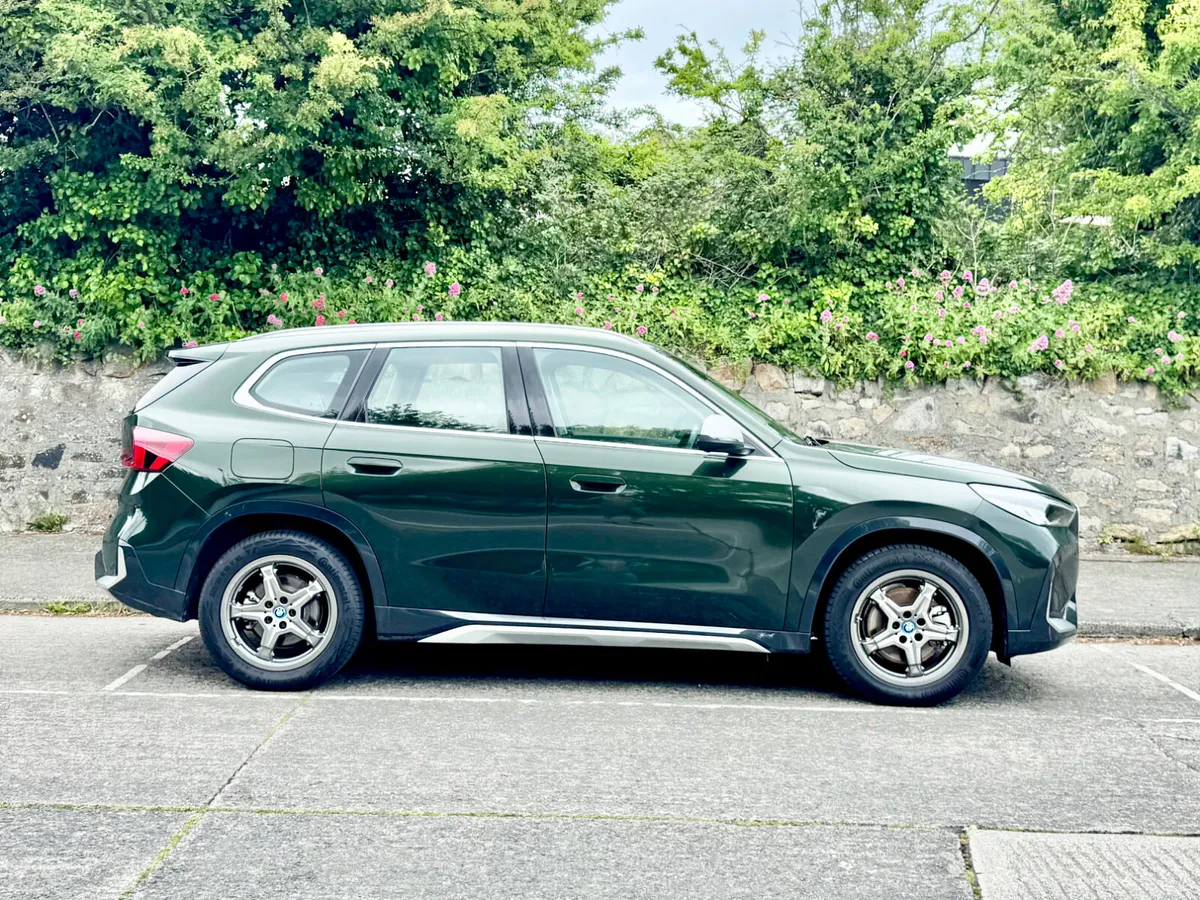 “iX1 XDrive30 XLine 2024” - Image 3