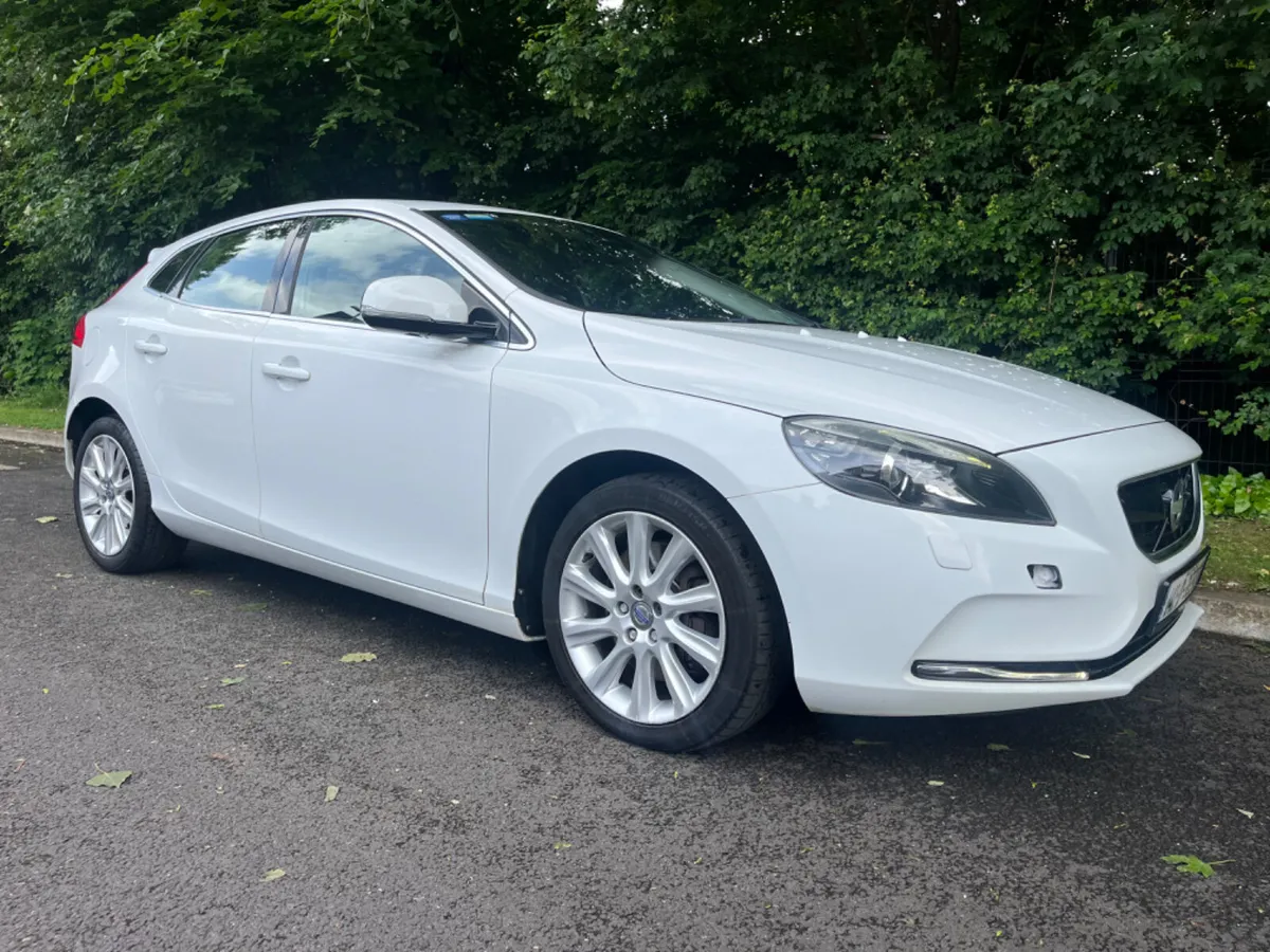 Volvo V40 2014 ( NCT 08/26) - Image 1