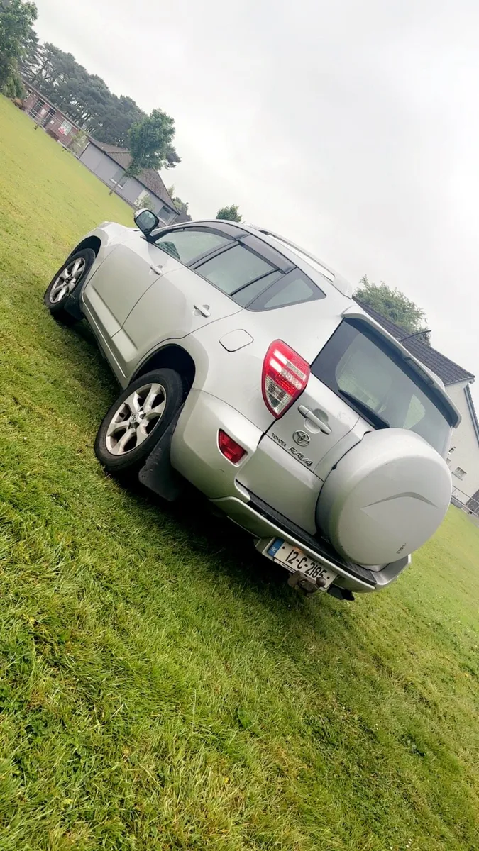 2012 Toyota rav4 - Image 2