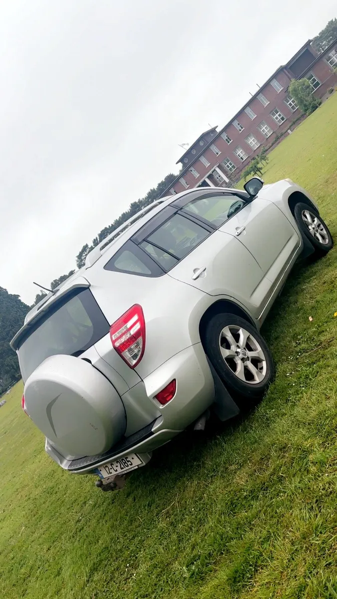 2012 Toyota rav4 - Image 3