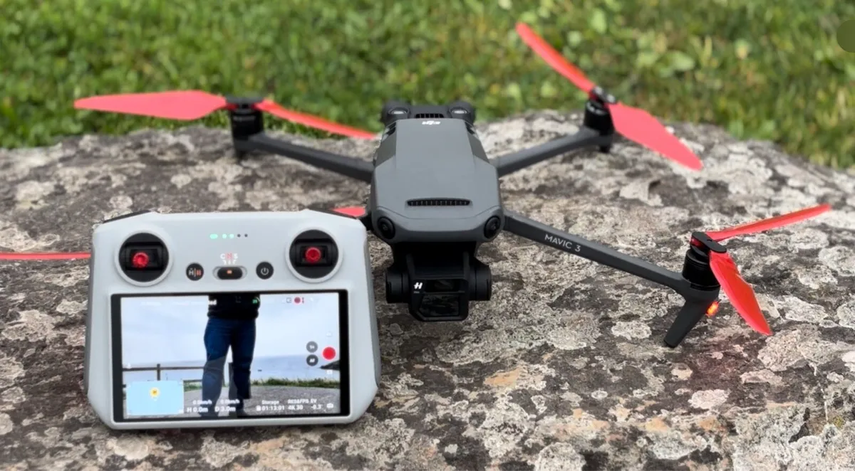 DJI Mavic 3 Flymore Edition (3 Batteries) - Image 2