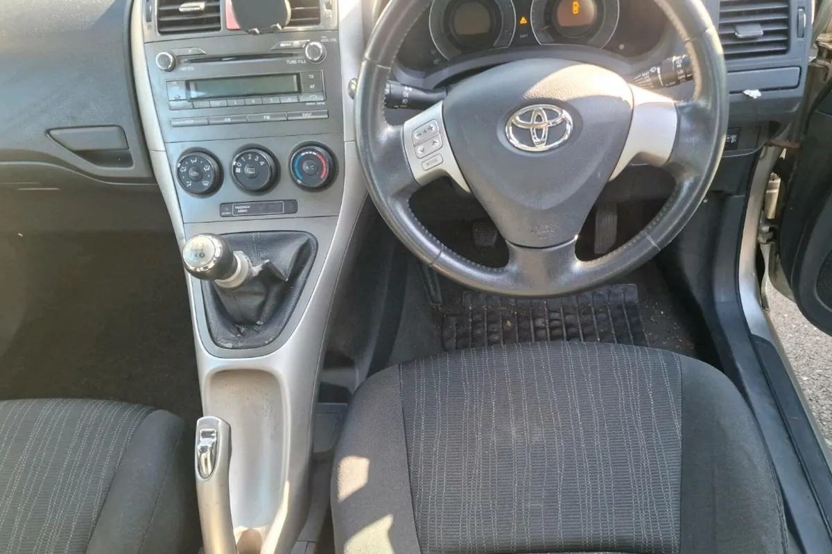 Toyota auris 2007  good condition no NCT - Image 4