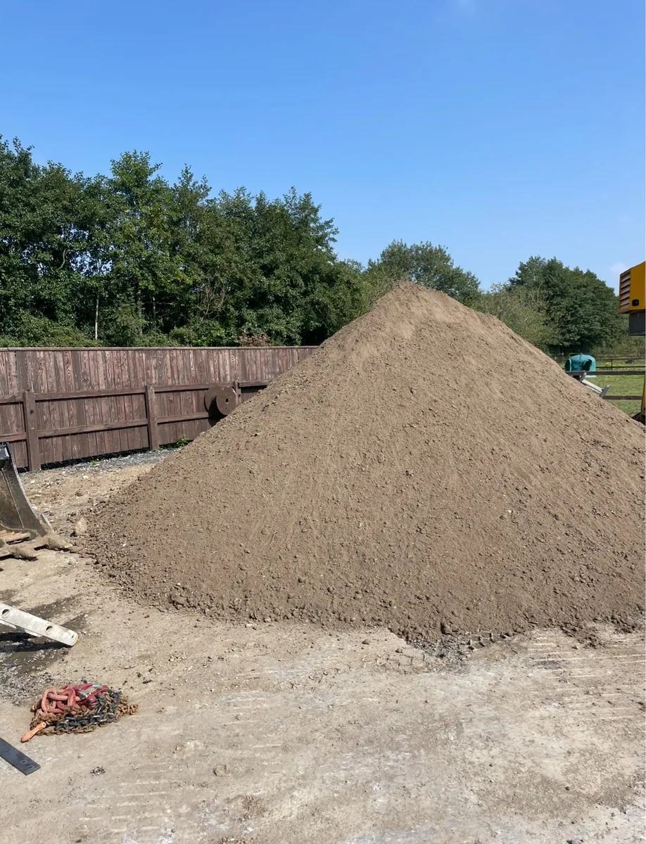 Screened topsoil for sale - Image 1