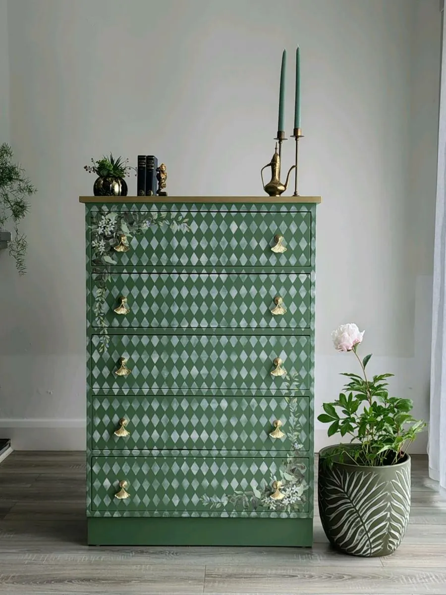 Vintage chest of drawers - Image 2