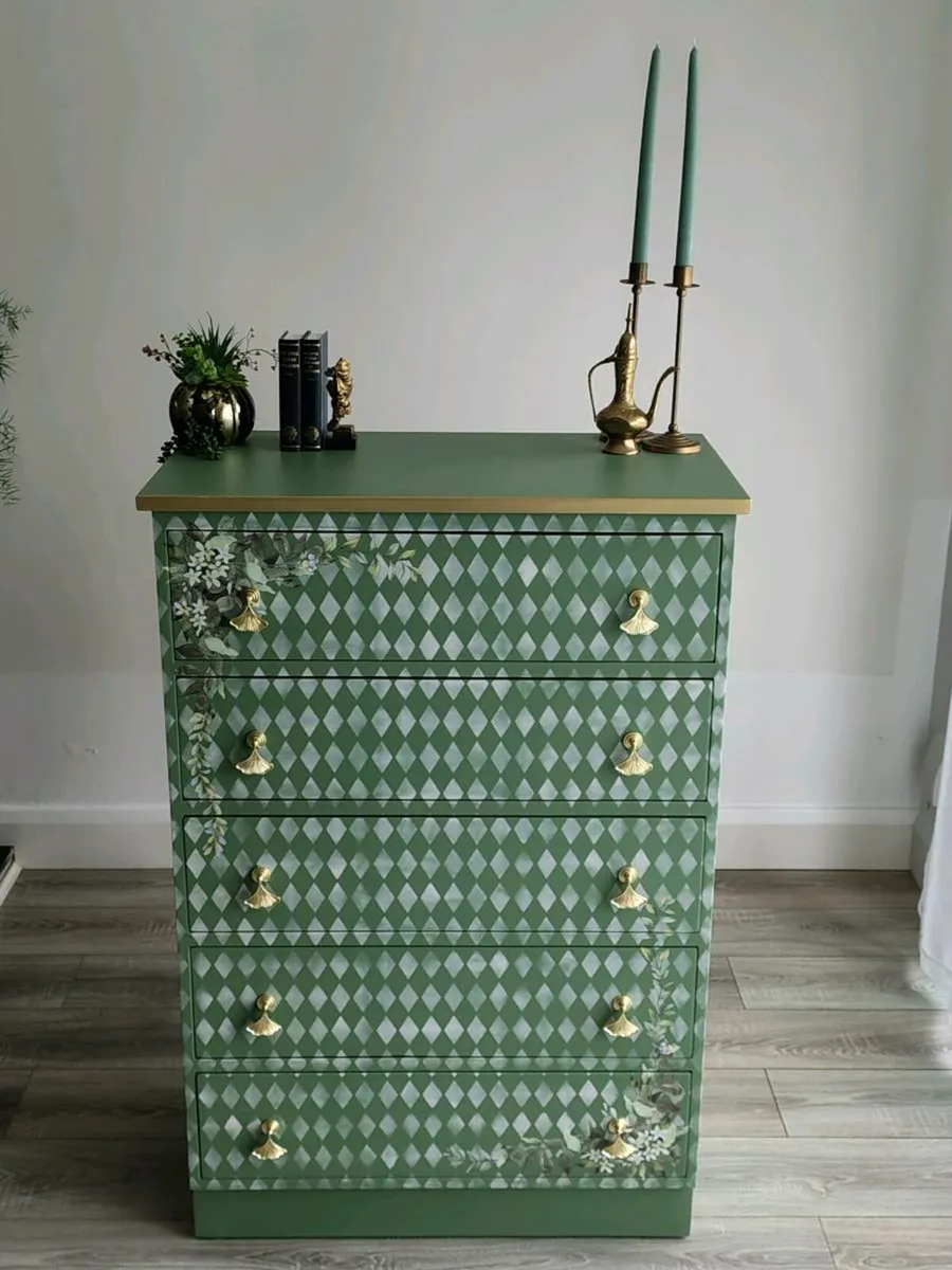 Vintage chest of drawers - Image 3