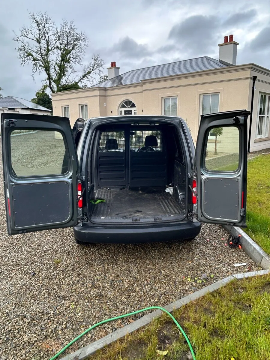 VW Caddy Van - Image 4