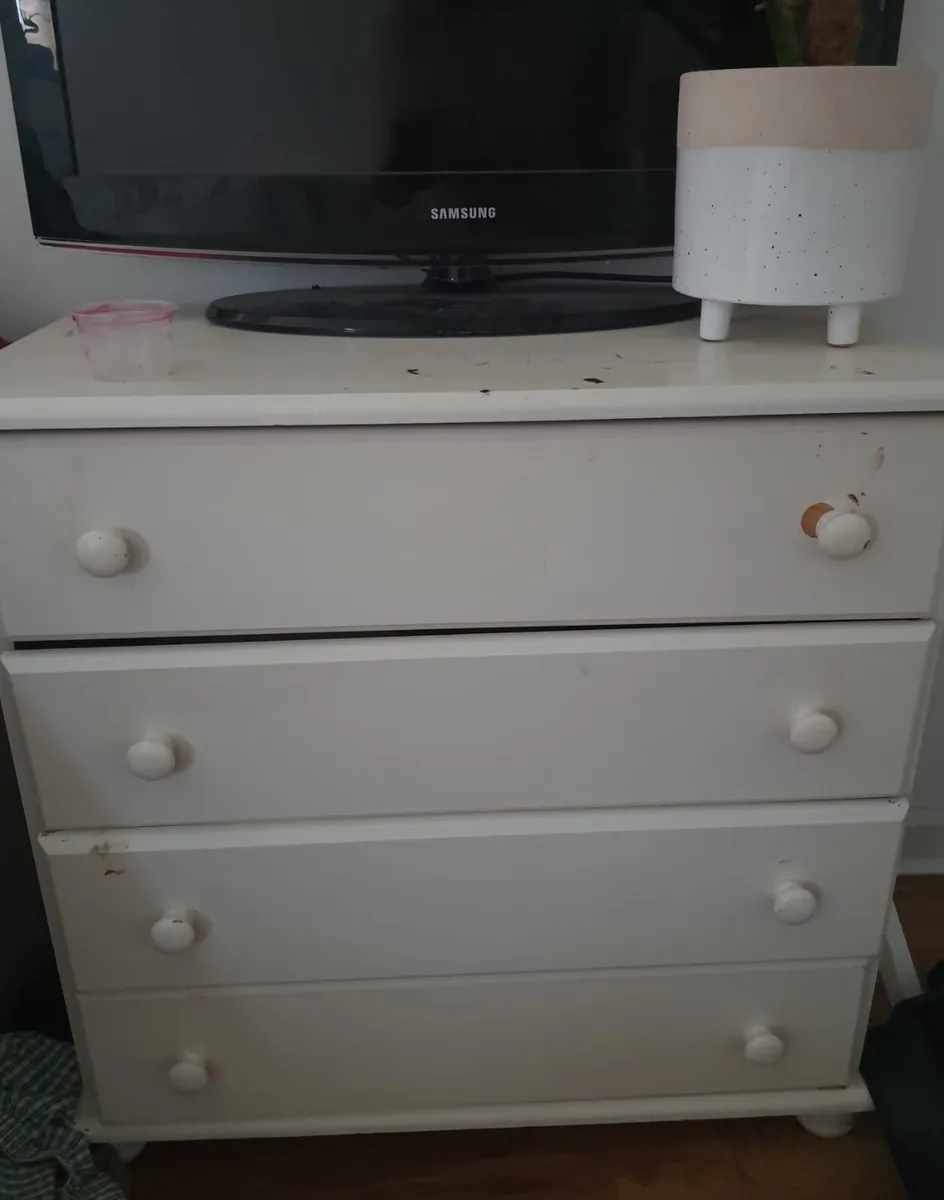 Chest of Drawers