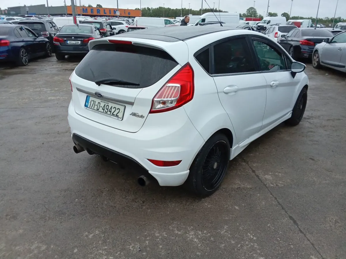 Ford Fiesta 1.5 Tdci Titanium 75ps - Image 2