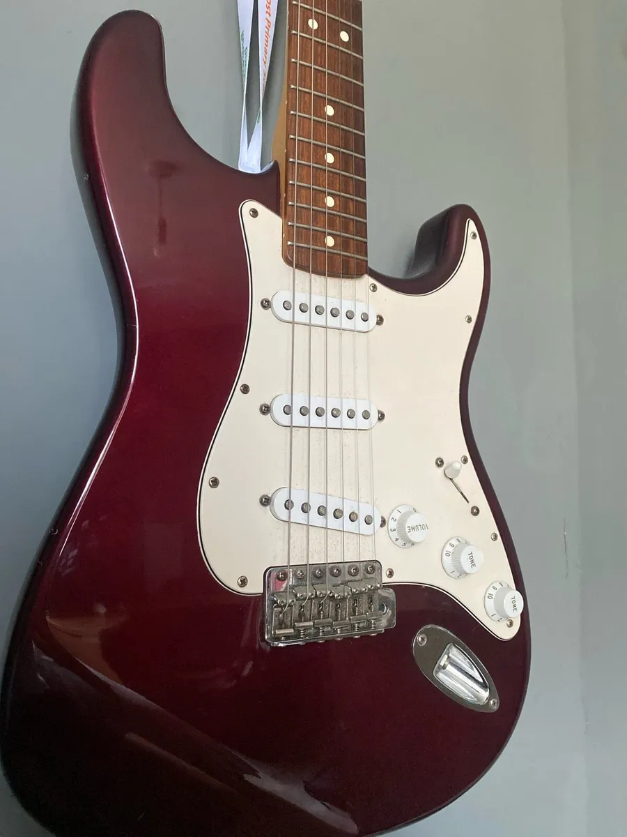 2002 fender STRATOCASTER Mexican - Image 3