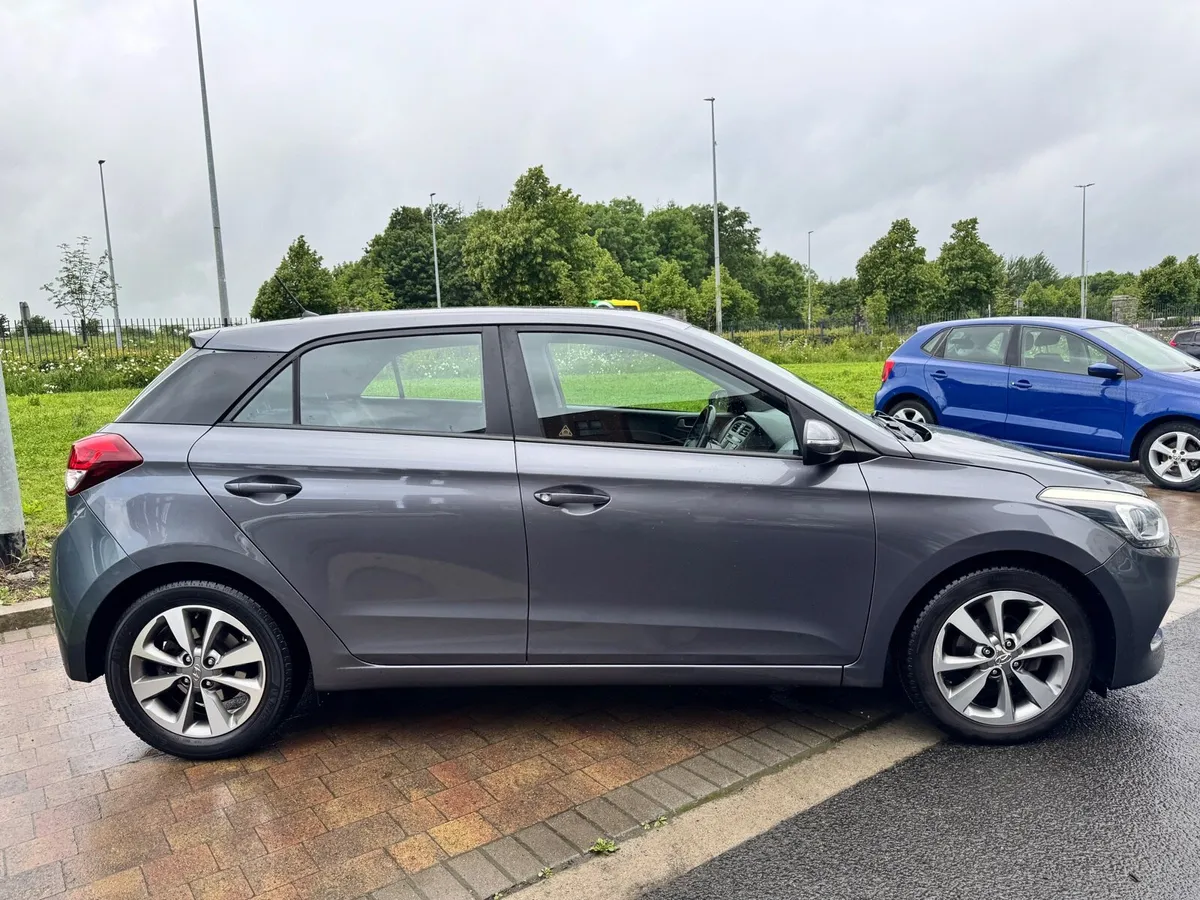 Hyundai i20 - Image 2