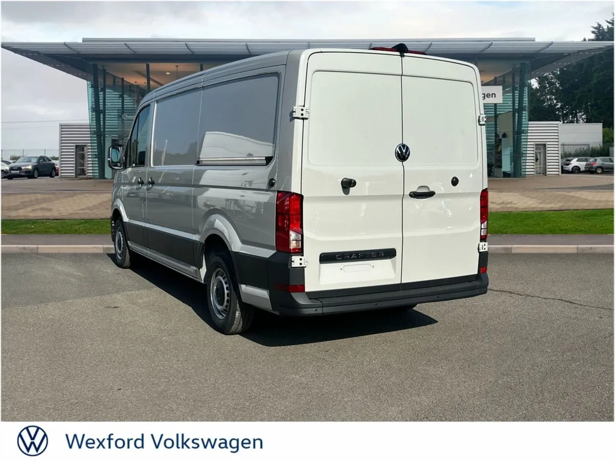 Volkswagen Crafter 30 Highline MWB 2.0tdi 140HP M - Image 4