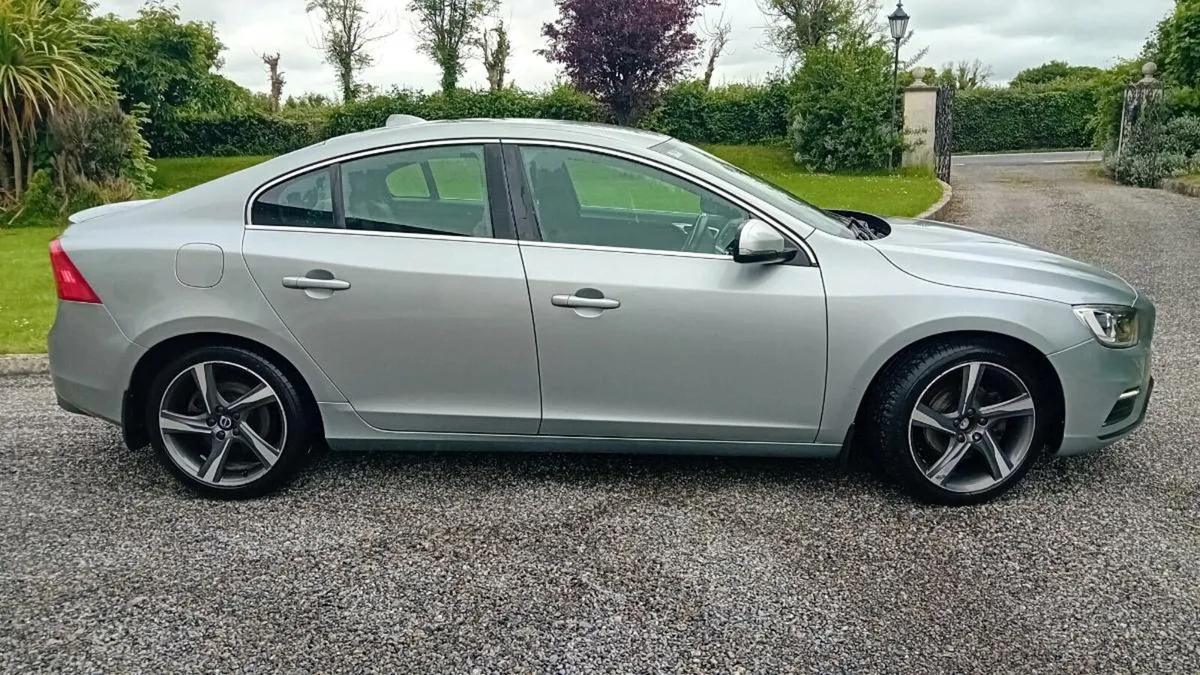 2015 Volvo S60 R Diesel - Image 3