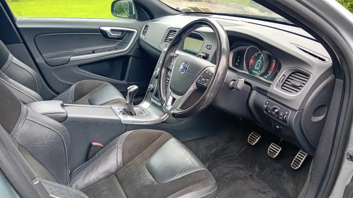 2015 Volvo S60 R Diesel - Image 4
