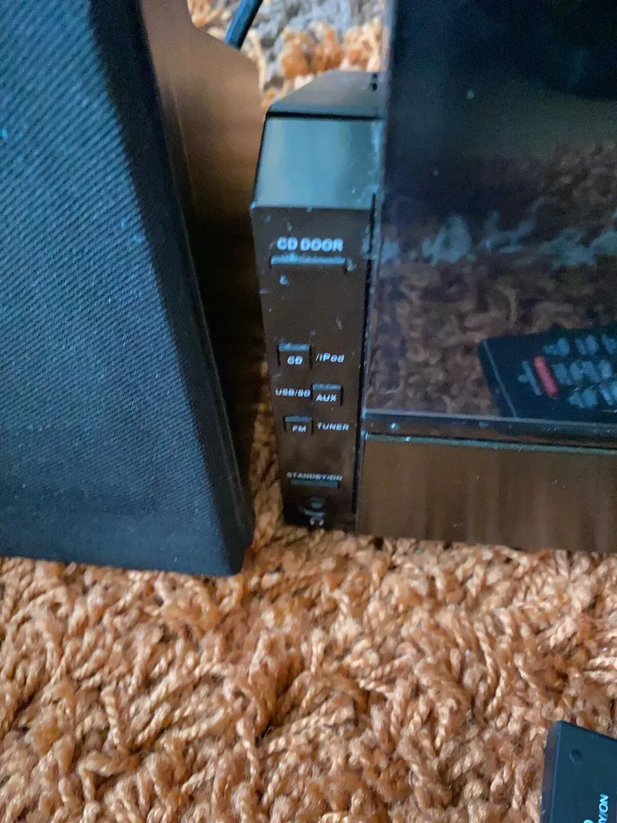 Hifi Stereo with CD, Radio, iPod Dock, AUX, USB RC - Image 4