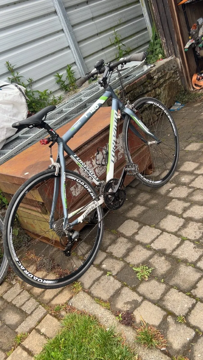 Road racing bike