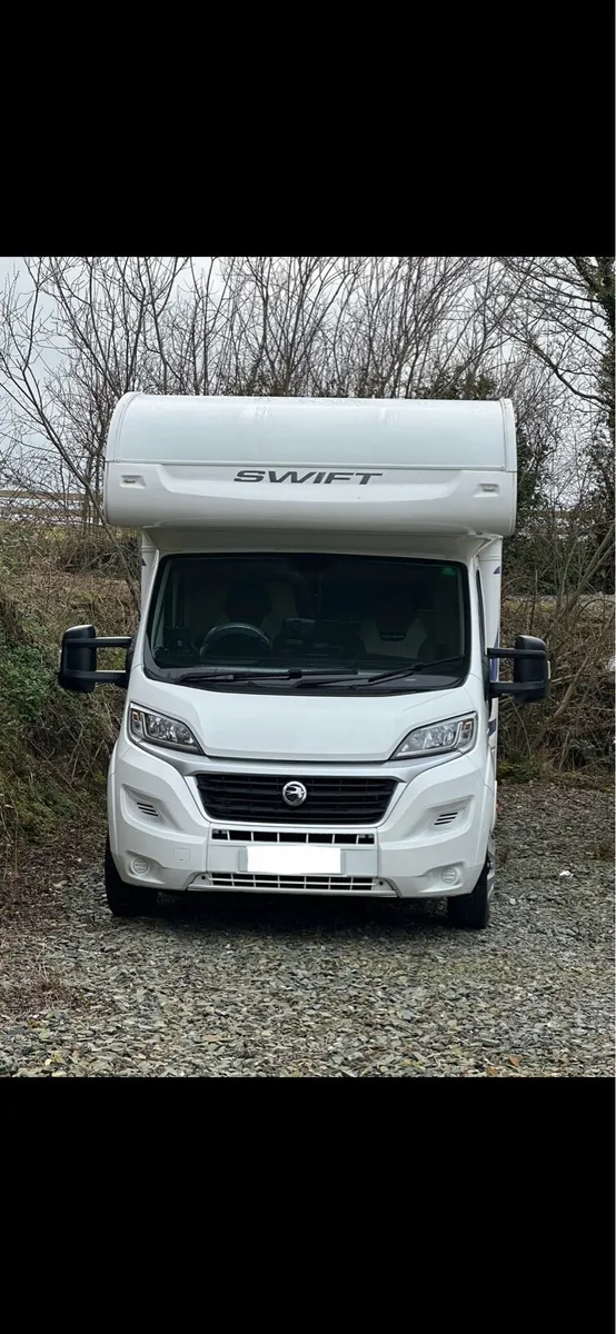 2015 6 belt motorhome - Image 1