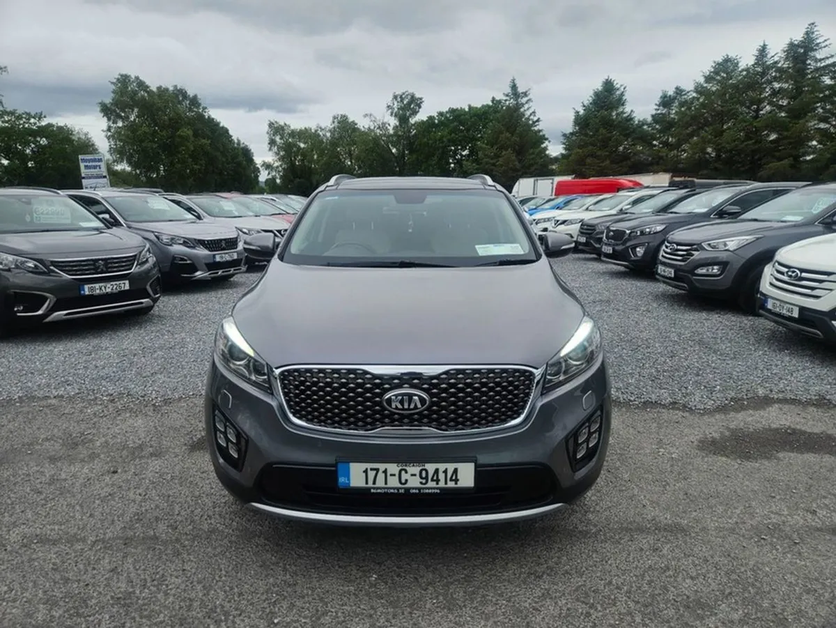 Kia Sorento Platinum 4X4 5DR - Image 2