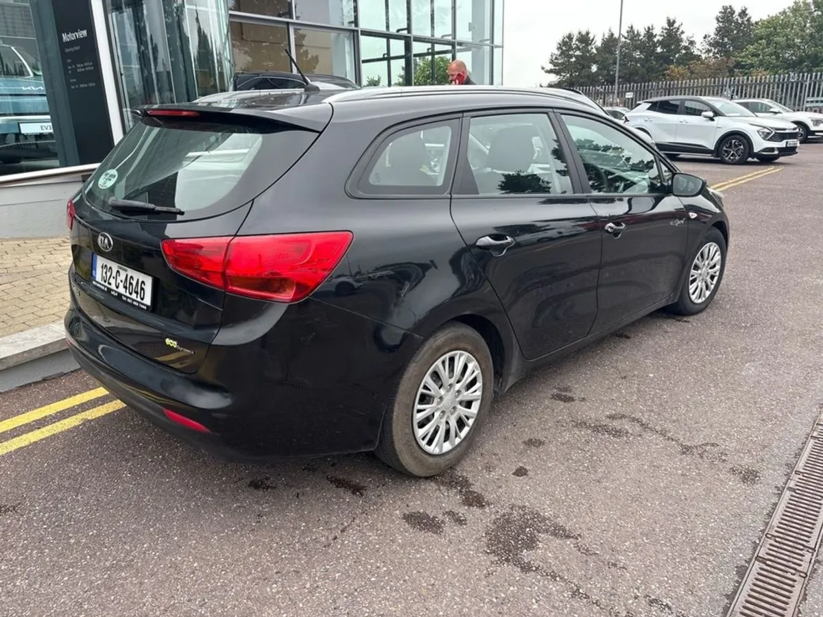 Kia Ceed SW Crdi Excellent Condition  Bluetooth A - Image 3