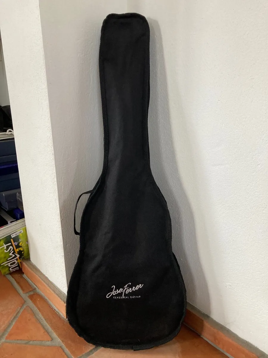Kids guitar - Image 1