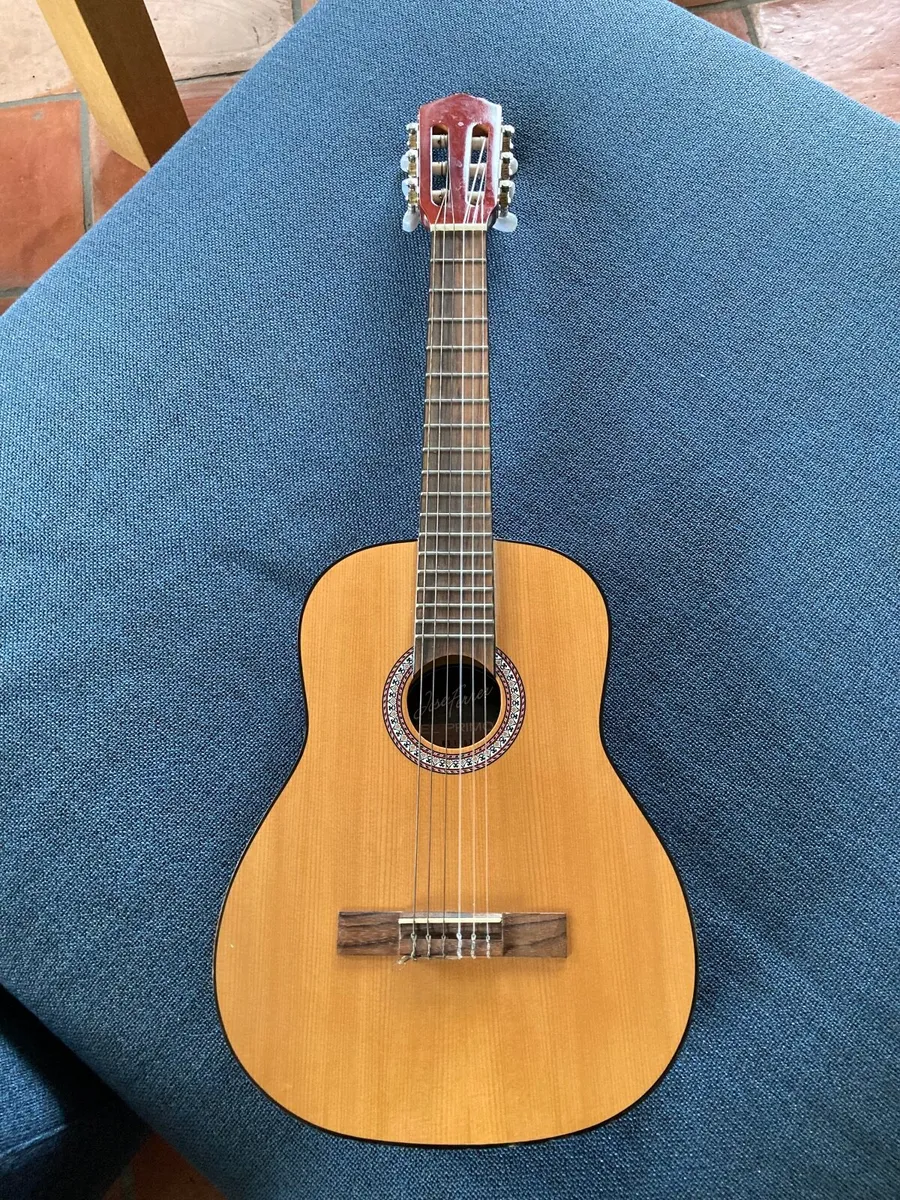 Kids guitar - Image 4