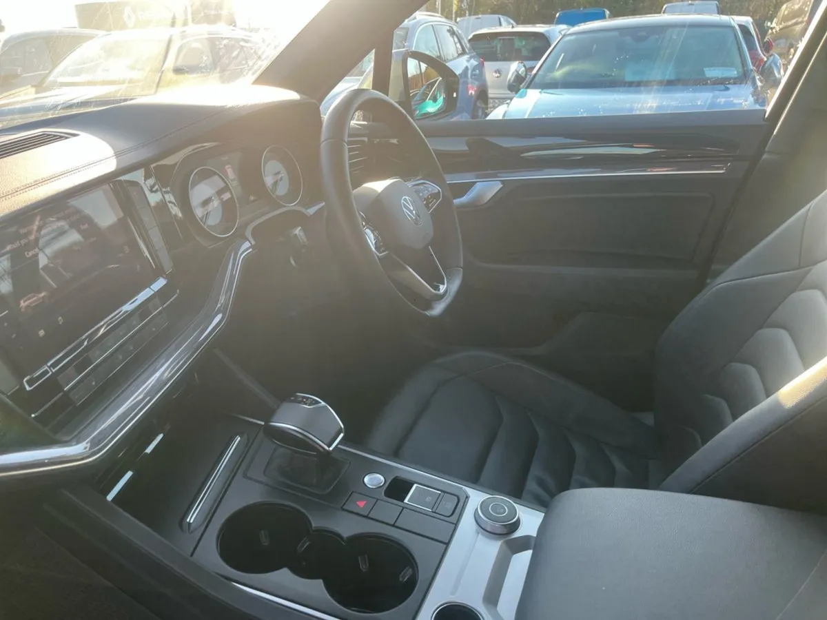 Volkswagen Touareg 5 Seater Commercial 3.0tdi 231 - Image 3