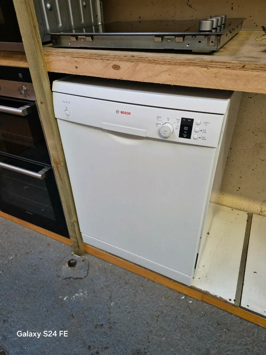 Bosch Series 4 Freestanding Dishwasher - Image 1