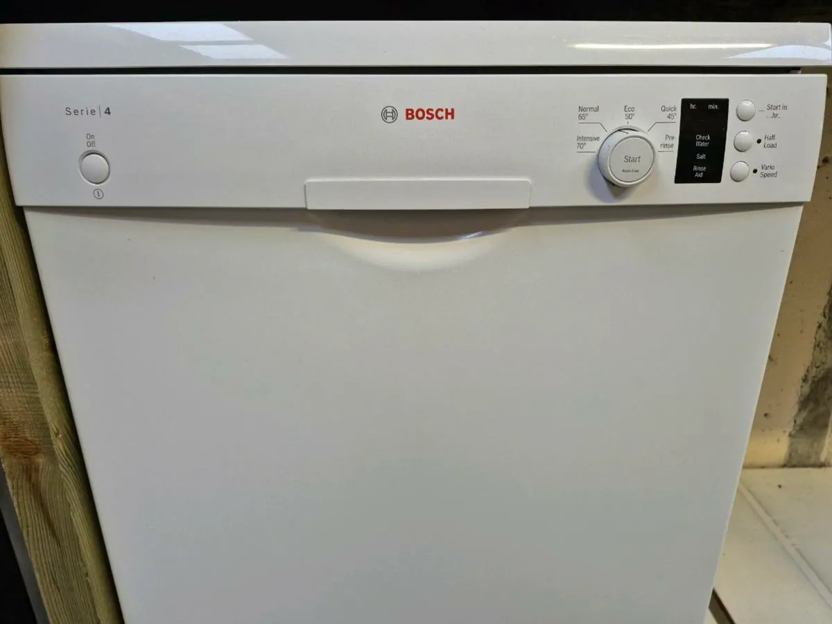 Bosch Series 4 Freestanding Dishwasher - Image 3