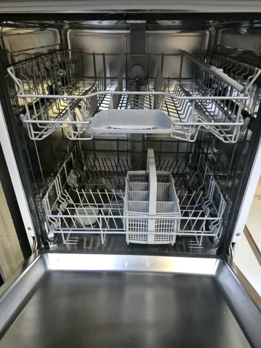 Bosch Series 4 Freestanding Dishwasher - Image 4