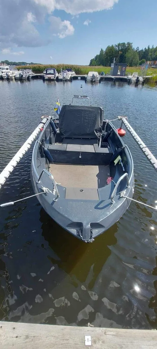 Pioner Viking darkline boat - Image 1