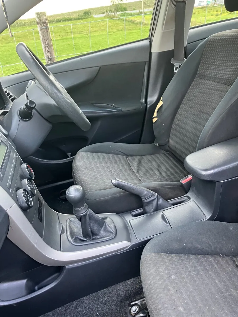 Toyota Corolla 2007 - Image 2