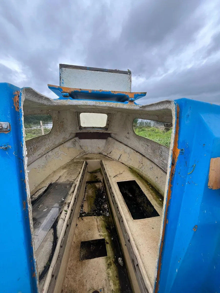 Day Boat - Image 3