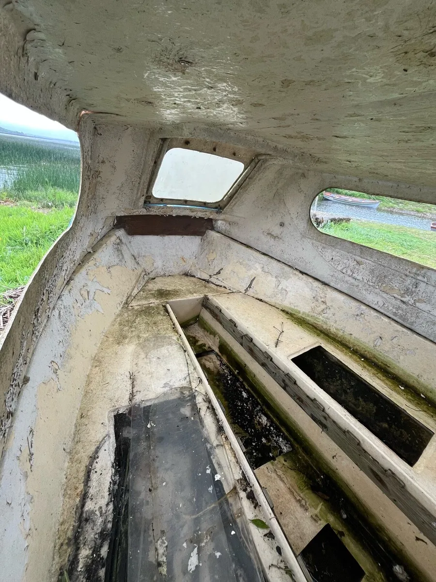 Day Boat - Image 4