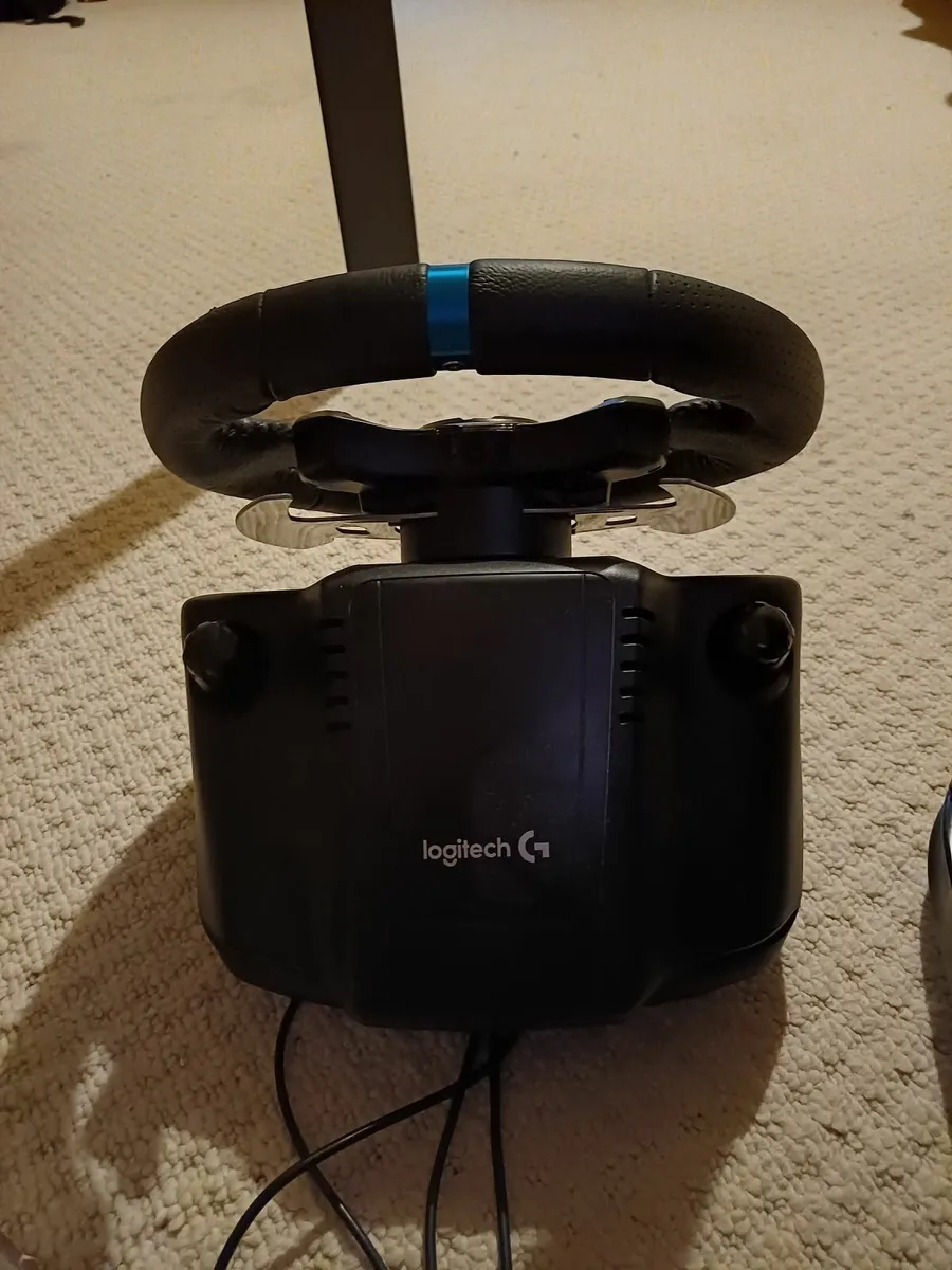 New logitech g29 with pedals and shifter - Image 1