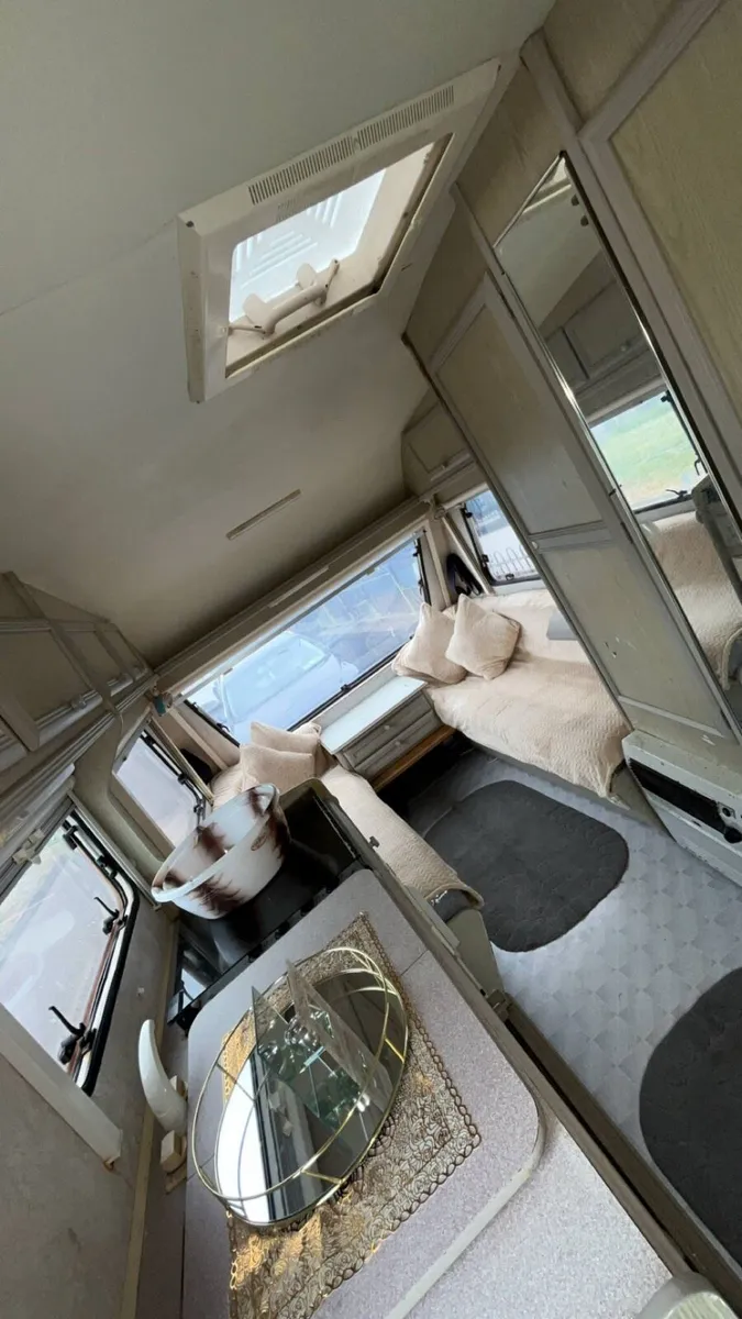Caravan - Image 1