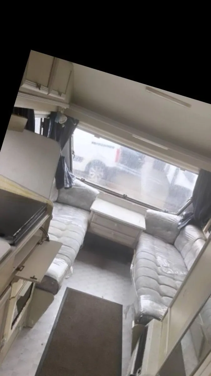 Caravan - Image 2