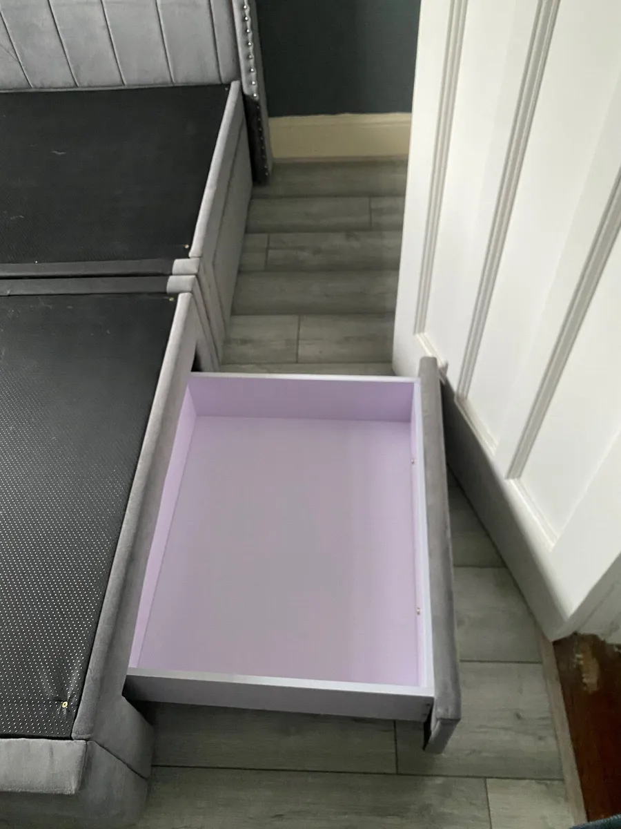Bed - Image 2
