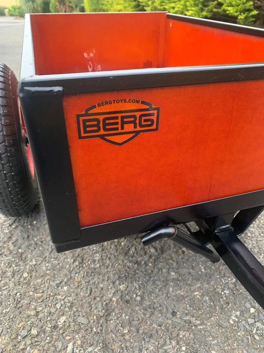 Berg go kart and trailer - Image 2