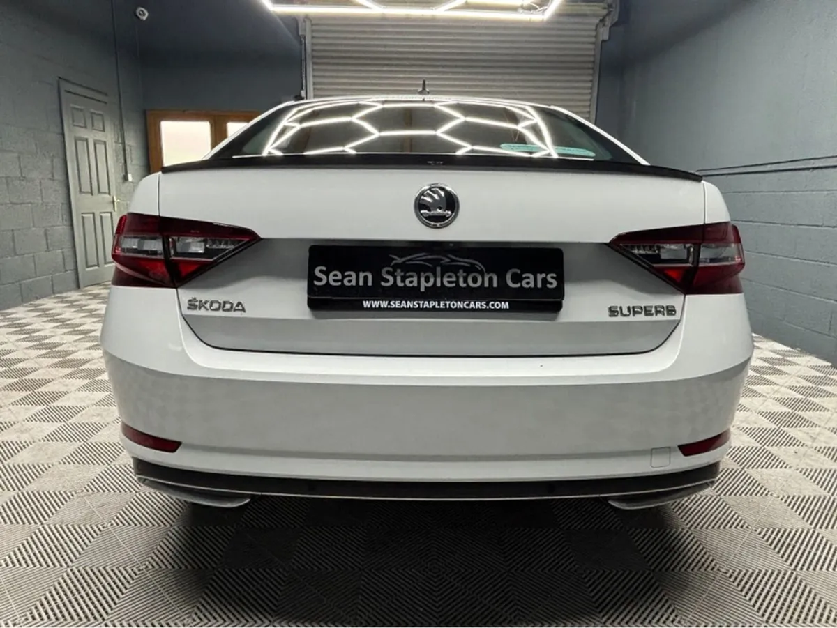 Skoda Superb Sport 2.0 TDI 150BHP 4DR - Image 4